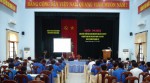 Đ/c Võ Thị Đoan Trang - UVBTV, Trưởng Ban Dân vận Huyện ủy báo cáo quán triệt, triển khai các Quyết Định