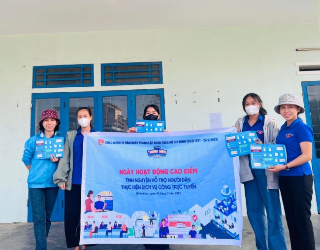 Bình Minh: Hưởng ứng đồng loạt  ngày cao điểm tình nguyện hỗ trợ dịch vụ công trực tuyến, tuyên truyền văn hóa công vụ