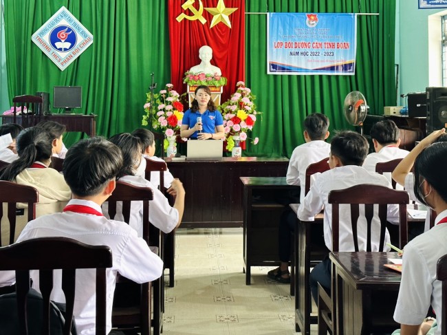 Bình Trung mở lớp cảm tình Đoàn cho đội viên ưu tú nhân kỷ niệm 92 năm Ngày thành lập Đoàn TNCS Hồ Chí Minh (26/3/1931-26/3/2023)