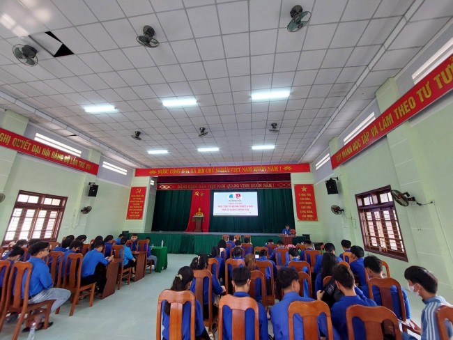 Tuổi trẻ Bình Hải tổ chức Hội nghị " Học tập và quán triệt 4 bài học lí luận chính trị".