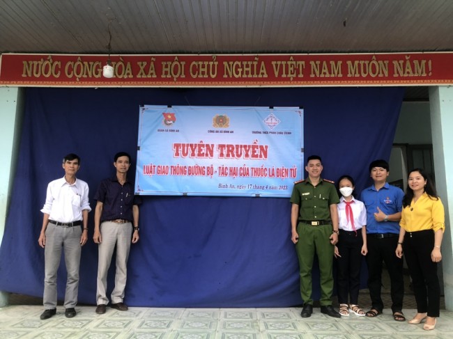 Đoàn xã Bình An tổ chức tuyên truyền Luật cho học sinh trường THCS Phan Châu Trinh