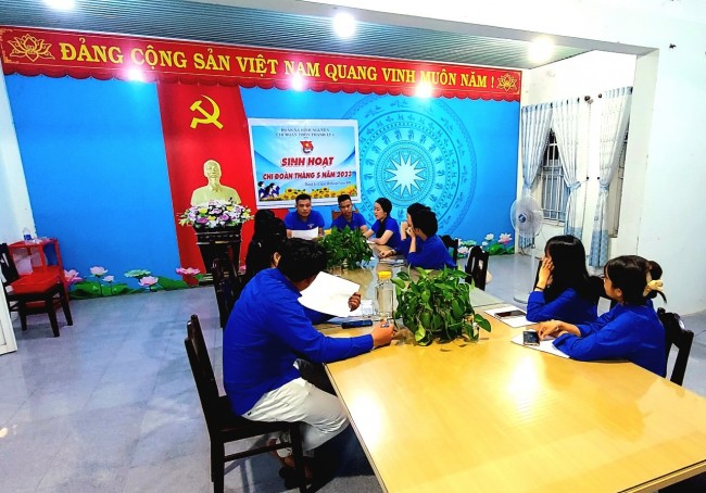 Bình Nguyên: Chi đoàn thôn Thanh Ly 1 tổ chức sinh hoạt Chi đoàn tháng 05