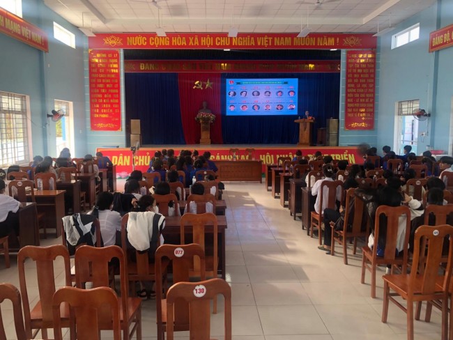 Bình Minh: Đẩy mạnh triển khai quán triệt 4 bài học lý luận chính trị cho ĐVTN trong giai đoạn hiện nay
