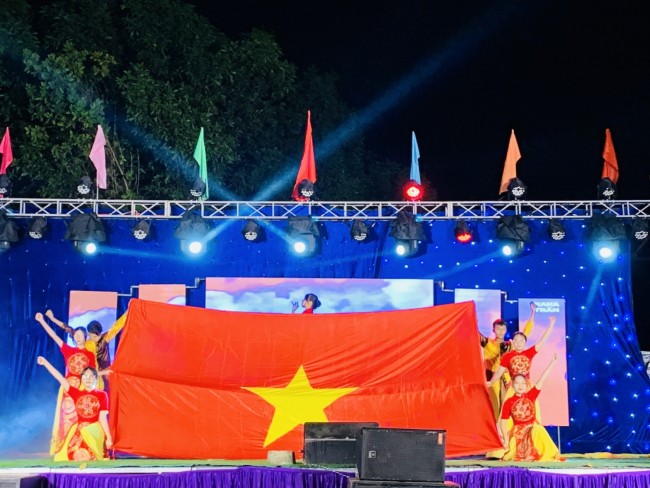 Đoàn thanh niên xã Bình Quế phối hợp tổ chức đêm văn nghệ chào mừng ngày Thương binh liệt sĩ.