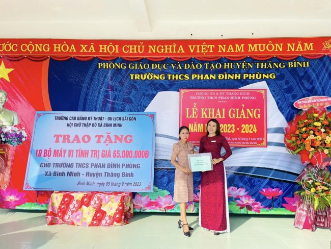 Bình Minh: Tham dự lễ khai giảng và bàn giao học sinh về lại các trường sau thời gian sinh hoạt hè tại địa phương