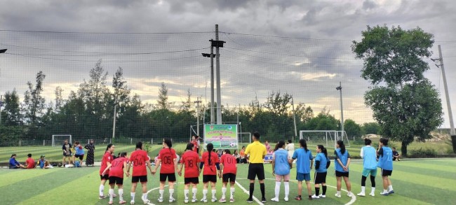 Tuổi trẻ xã Bình Đào ra mắt câu lạc bộ bóng đá nữ