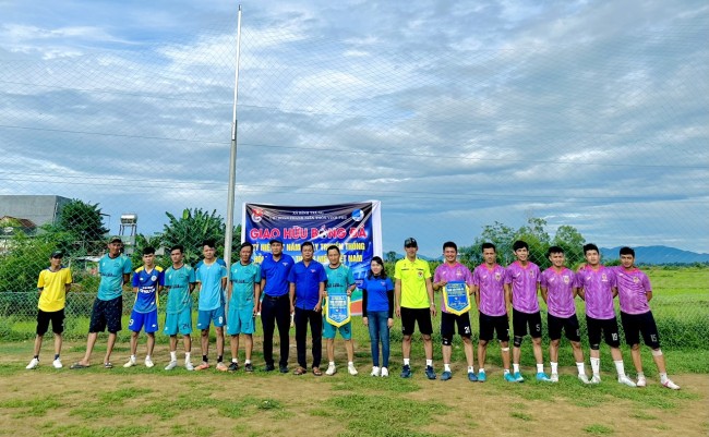 Bình Trung: Tổ chức giao hữu bóng đá nam chào mừng 67 năm ngày truyền thống Hội LHTN Việt Nam (15/10/1956 - 15/10/2023)