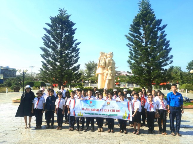 Bình Triều: Đoàn xã phối hợp với Liên đội trường TH Đoàn Bường tổ chức Hành trình về Địa chỉ đỏ “Đài Tưởng niệm cuộc đấu tranh Hà Lam - Chợ Được"