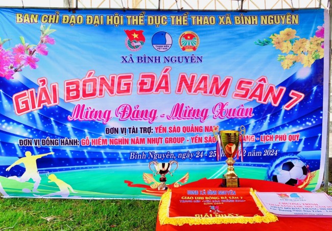 Đoàn TN -Hội LTHN Việt Nam xã Bình Nguyên tổ chức giải bóng đá nam sân 7