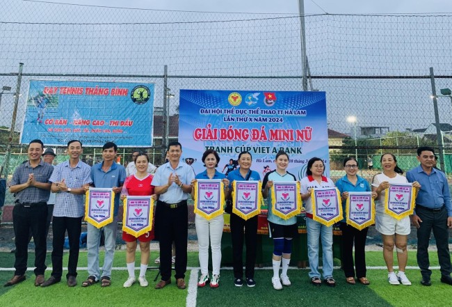 Đoàn thị trấn Hà Lam phối hợp tổ chức giải bóng đá nữ mini năm 2024