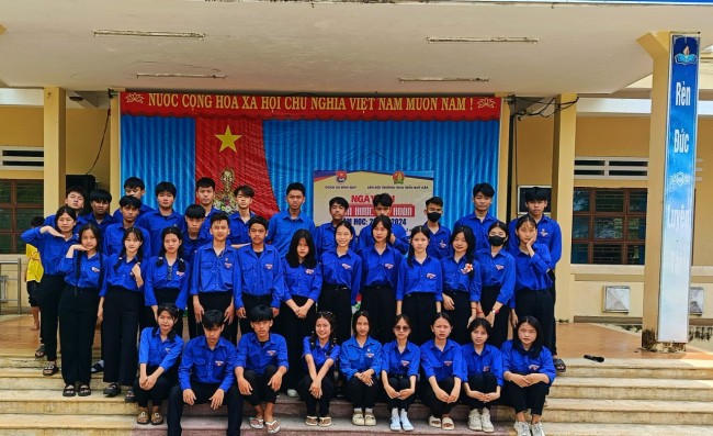Đoàn xã Bình Quý phối hợp cùng với Liên đội Trường THCS Trần Quý Cáp tổ chức ngày hội “ Tiến bước lên đoàn” năm 2024