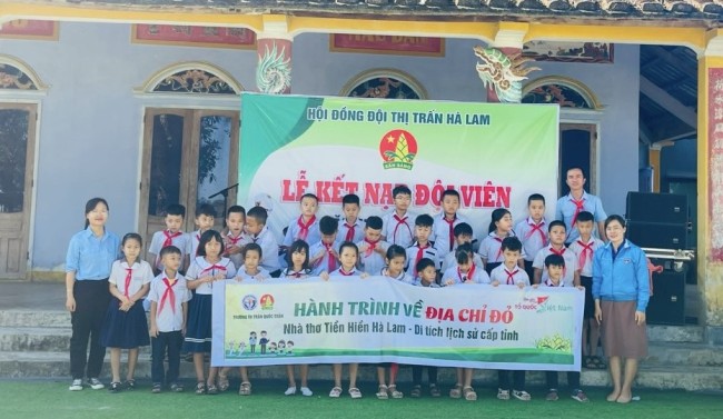 Hội đồng Đội thị trấn Hà Lam tổ chức kết nạp Đội cho nhi đồng các liên đội trên địa bàn