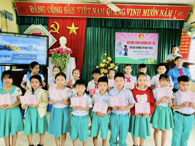 Tuổi trẻ Bình Hải phối hợp tổ chức Đại hội cháu ngoan Bác Hồ tại  Liên đội tiểu học Thái Phiên năm học 2024 - 2025