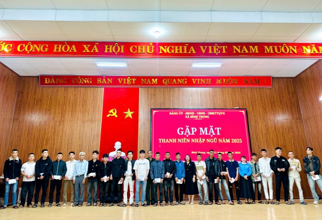 Tuổi trẻ Bình Trung đồng hành cùng thanh niên lên đường làm nghĩa vụ quân sự năm 2025