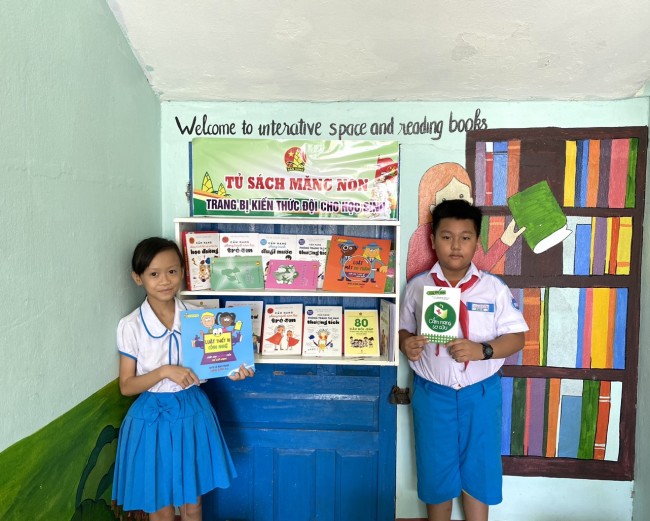 Liên đội Trường Tiểu học Nguyễn Trãi xây dựng công trình măng non “Tủ sách măng non trang bị Kiến thức Đội và kỹ năng cho học sinh” năm học 2022-2023