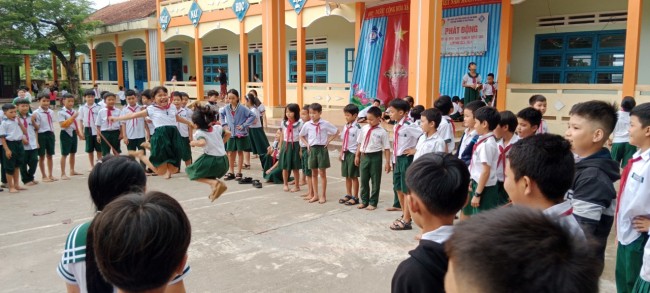 Liên đội Trường TH Nguyễn Du Phát động " Giờ ra chơi trải nghiệm" năm học 2023-2024