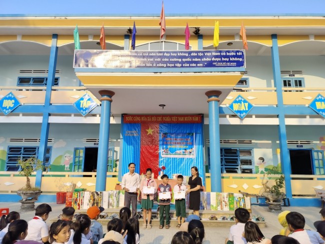 Liên đội TH Nguyễn Thành tổ chức ngoại khóa Ngày sách và văn hóa đọc Việt nam năm 2024