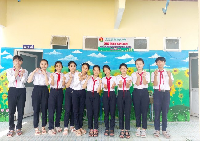 Liên đội trường THCS Nguyễn Tri Phương hoàn thiện Công trình Măng non "Nhà vệ sinh thân thiện gắn với phong trào kế hoạch nhỏ" năm học 2023 – 2024.