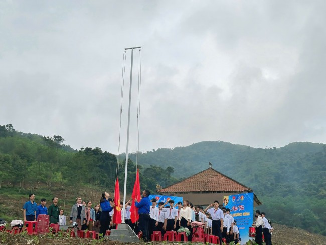 Thiếu nhi Thăng Bình thi hát Quốc ca tại các địa chỉ đỏ