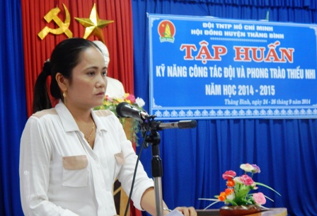 Đ/c Phan Thị Nhi - Bí thư Huyện đoàn, Chủ tịch HĐĐ huyện phát biểu khai mạc