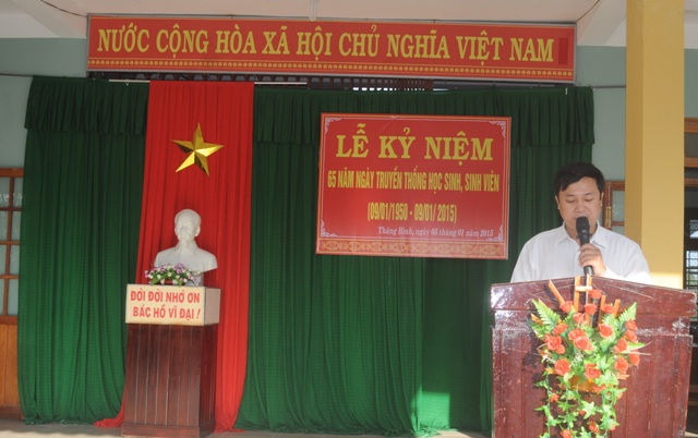 Thầy Võ Tấn Việt - Bí thư Đoàn trường THPT Lý Tự Trọng