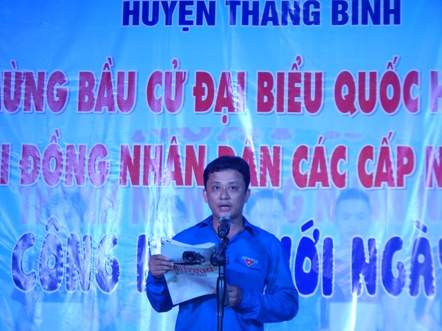 Đ/c Nguyễn Cao Cường - Phó Bí thư - Chủ tịch Hội LHTN huyện phát biểu khai mạc tại chương trình