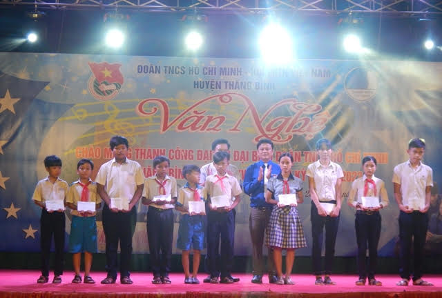 Văn nghệ chào mừng thành công Đại hội Đoàn TNCS Hồ Chí Minh huyện Thăng Bình