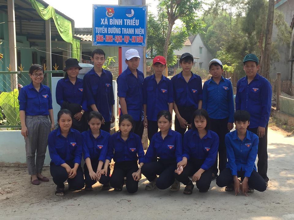 Đoàn Thanh niên xã Bình Triều tổ chức triển khai tuyến đường Thanh niên tự quản "Sáng, xanh, sạch, đẹp, an toàn" tại tổ 19 – thôn Phước Châu.