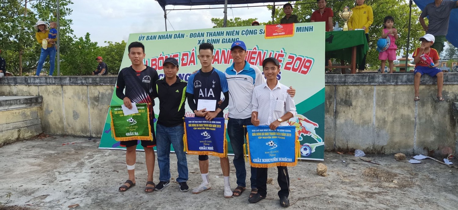 Bình Giang sôi nổi tổ chức giải bóng đá thanh niên năm 2019