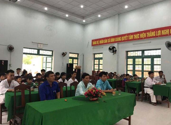 Bình Giang ra mắt câu lạc bộ võ thuật Karatedo Long Hậu