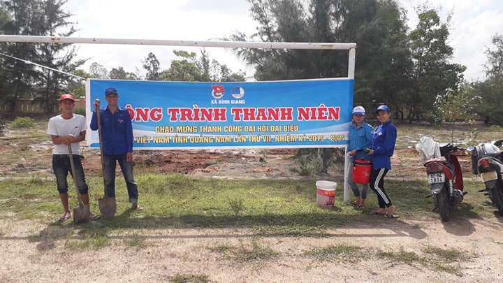 Đoàn xã Bình Giang xây dựng công trình thanh niên "Trồng và chăm sóc cây xanh”