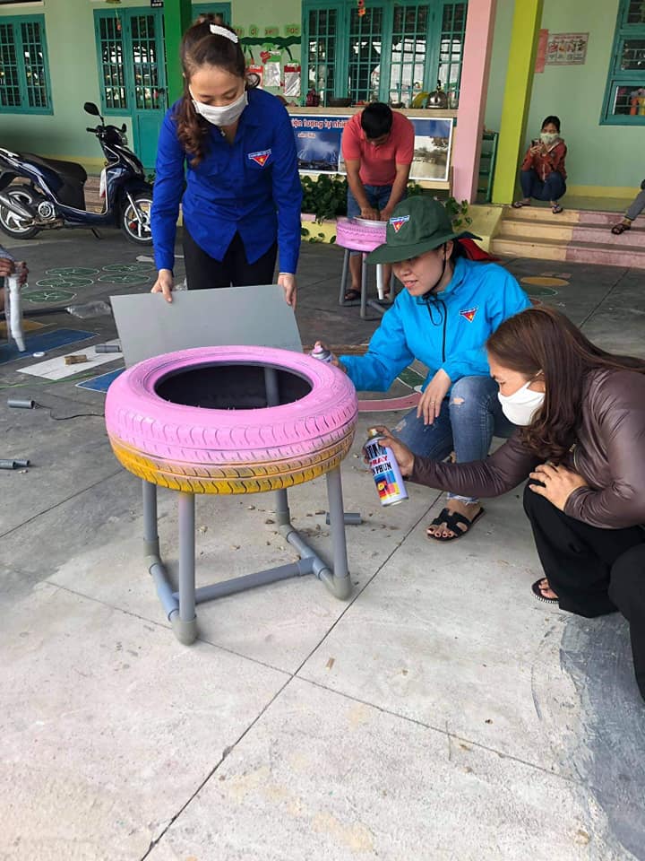 Đoàn xã Bình Tú thực hiện CTTN Hành trình thứ Hai của lốp xe