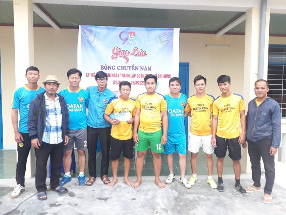 Đoàn xã Bình Nam phối hợp với liên đội trường Hoàng Văn Thụ tổ chức giao lưu bóng chuyền