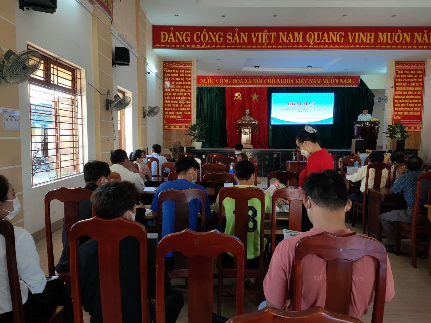 Đoàn xã Bình Quý tham gia ngày hội việc làm cho thanh niên năm 2022