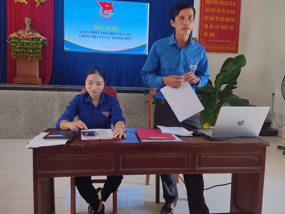 Đoàn xã Bình Nam tổ chức hội nghị triển khai 4 bài lý luận chính trị