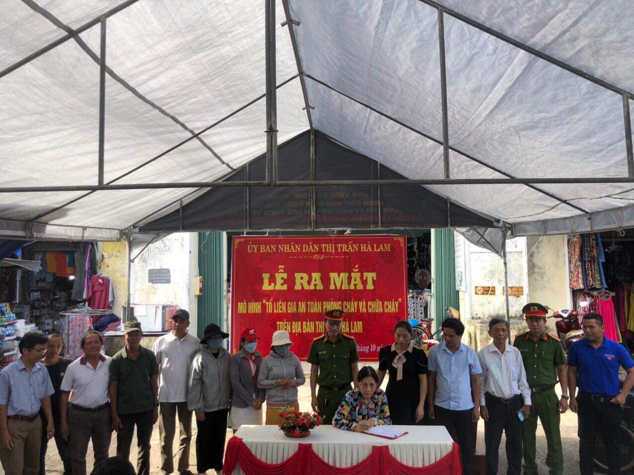 Hà Lam tổ chức Lễ ra mắt mô hình “ Tổ liên gia an toàn phòng cháy và chữa cháy” trên địa bàn thị trấn Hà Lam