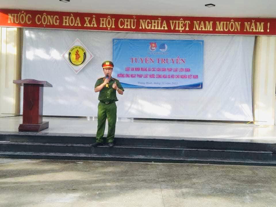 Huyện đoàn- Hội LHTN Việt Nam huyện tổ chức tuyên truyền Luật An ninh mạng và các văn bản pháp luật liên quan hưởng ứng Ngày pháp luật nước Cộng hòa XHCN Việt Nam