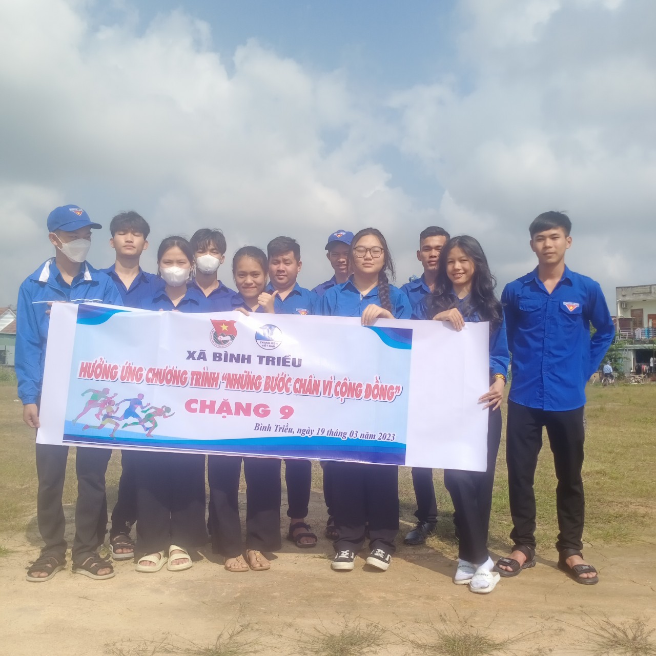 Tuổi trẻ xã Bình Triều hưởng ứng Chương trình "Những bước chân vì cộng đồng" Chặng 9