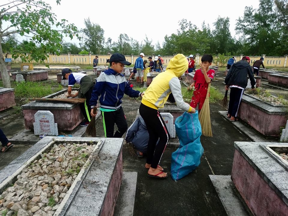 Liên đội Nguyễn Hiền: tổ chức lao động Nghĩa trang liệt sĩ xã Bình Đào