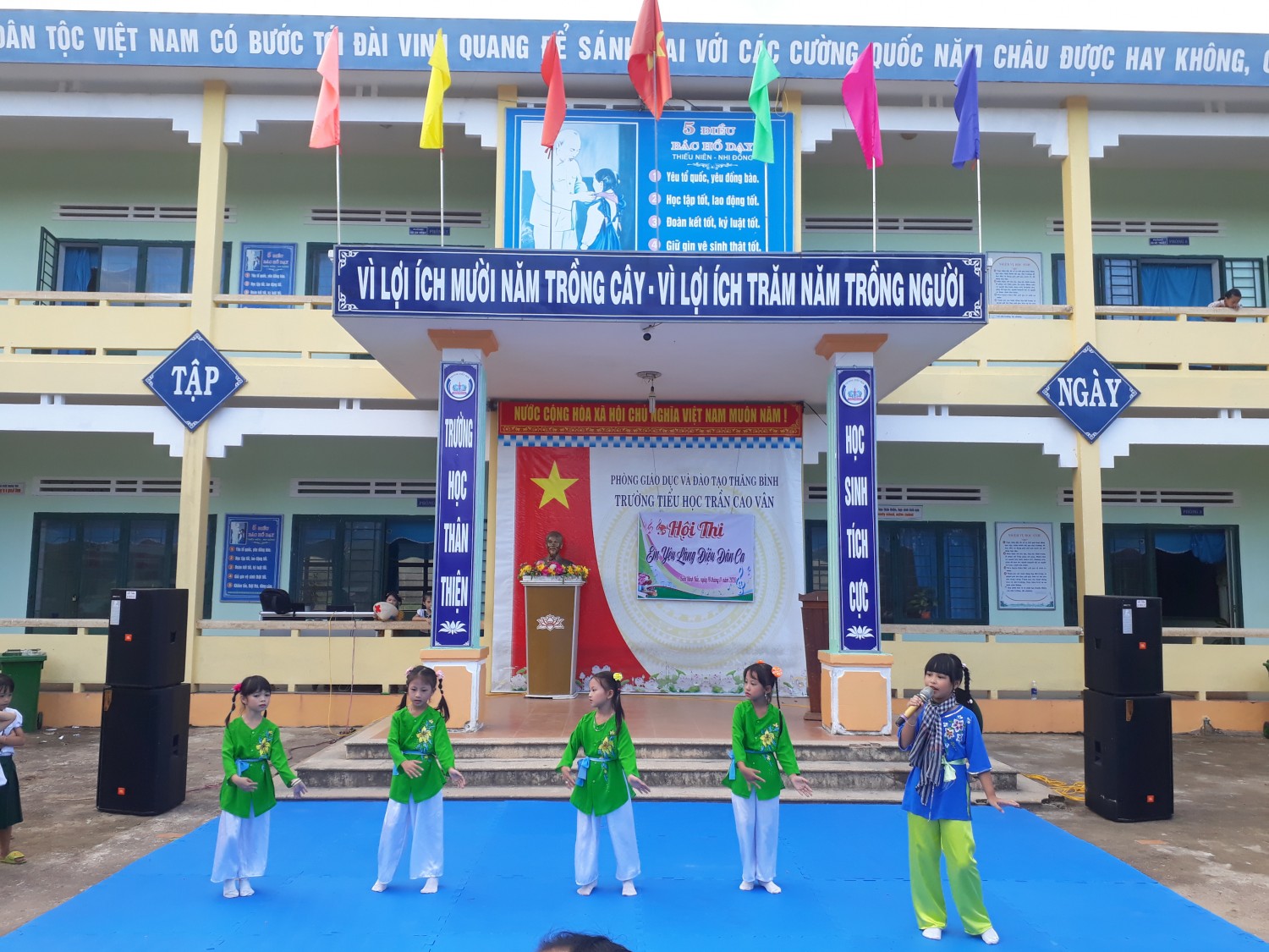 Liên đội Trần Cao Vân tổ chức Hội thi Em yêu làng điệu dân ca.