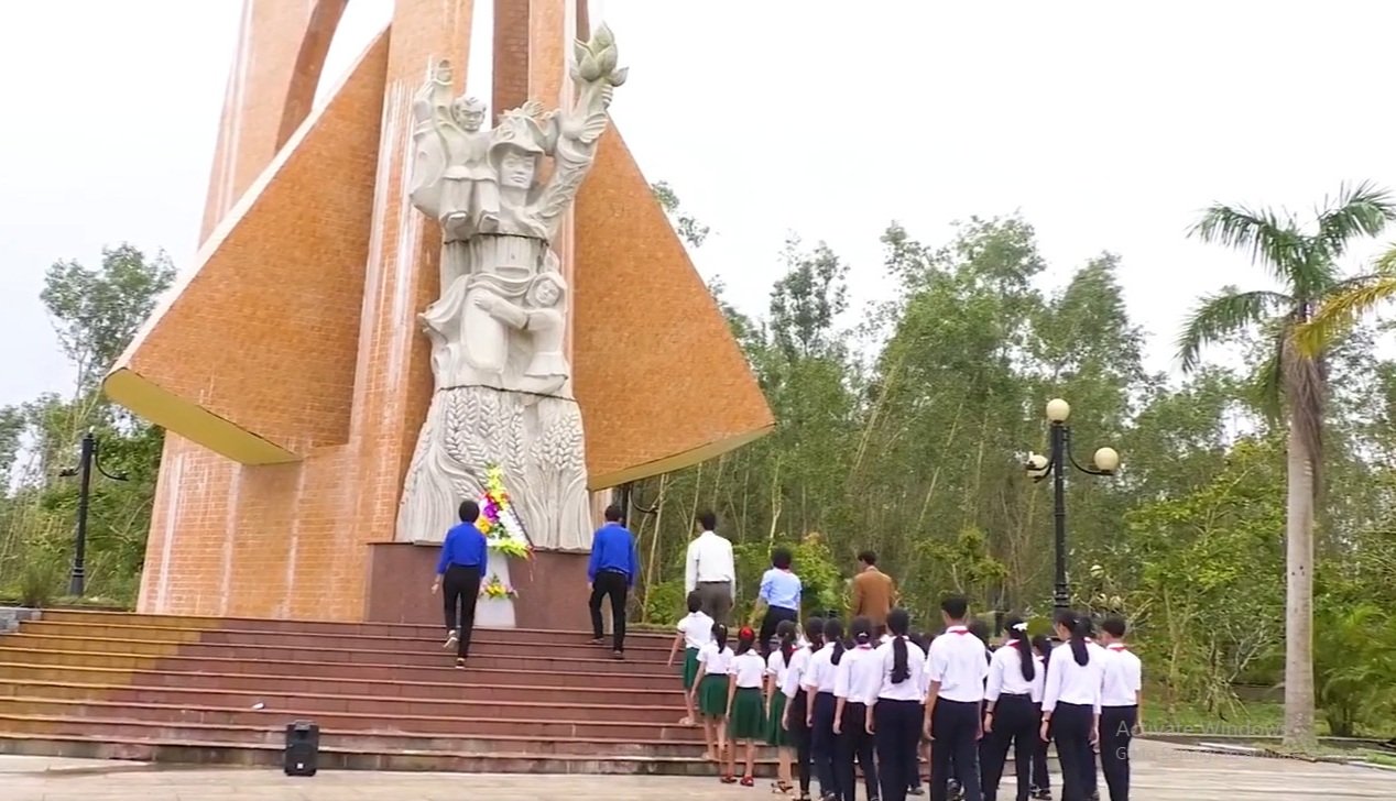 Liên đội TH&THCS Nguyễn Công Trứ tổ chức cho đội viên, thiếu nhi đến với địa chỉ đỏ- di tích lịch sử cấp tỉnh Chiến thắng Đồng Dương