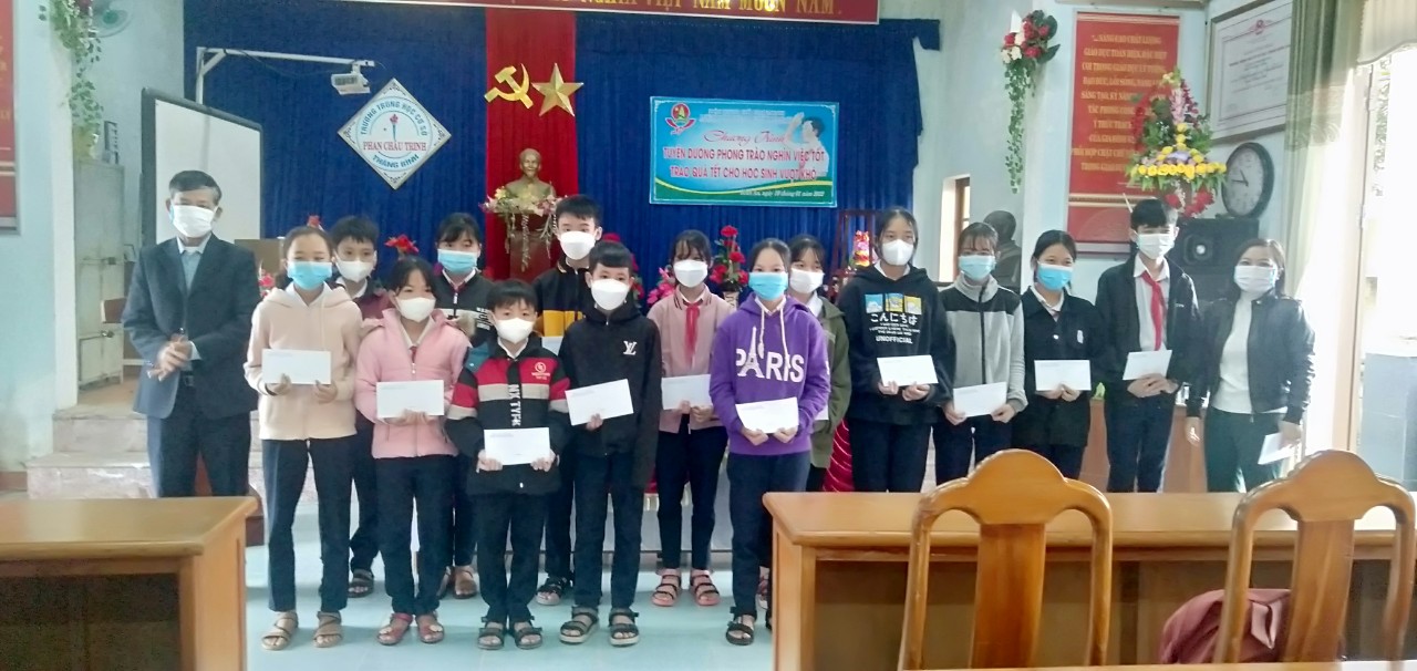Liên đội THCS Phan Châu Trinh với phong trào tết vì học sinh nghèo