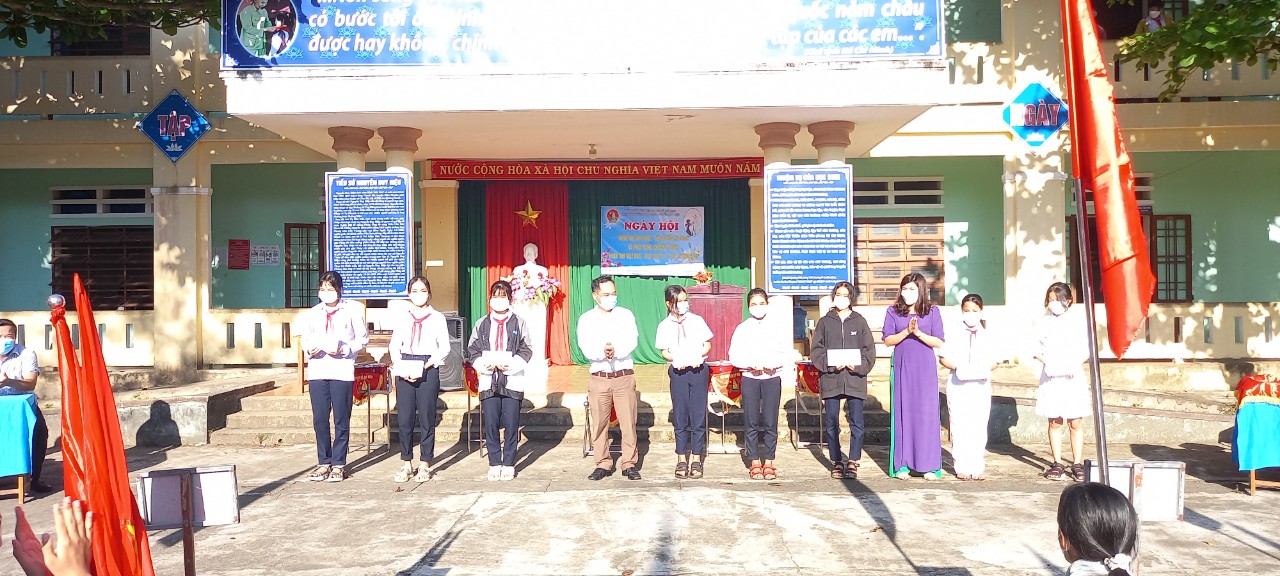 Liên đội Trường TH&THCS Nguyễn Duy Hiệu tổ chức ngày hội "Thiếu nhi vui khỏe - Tiến bước lên đoàn" và phát động chương trình " Thiếu nhi Việt  Nam - Học tập tốt, rèn luyện chăm"