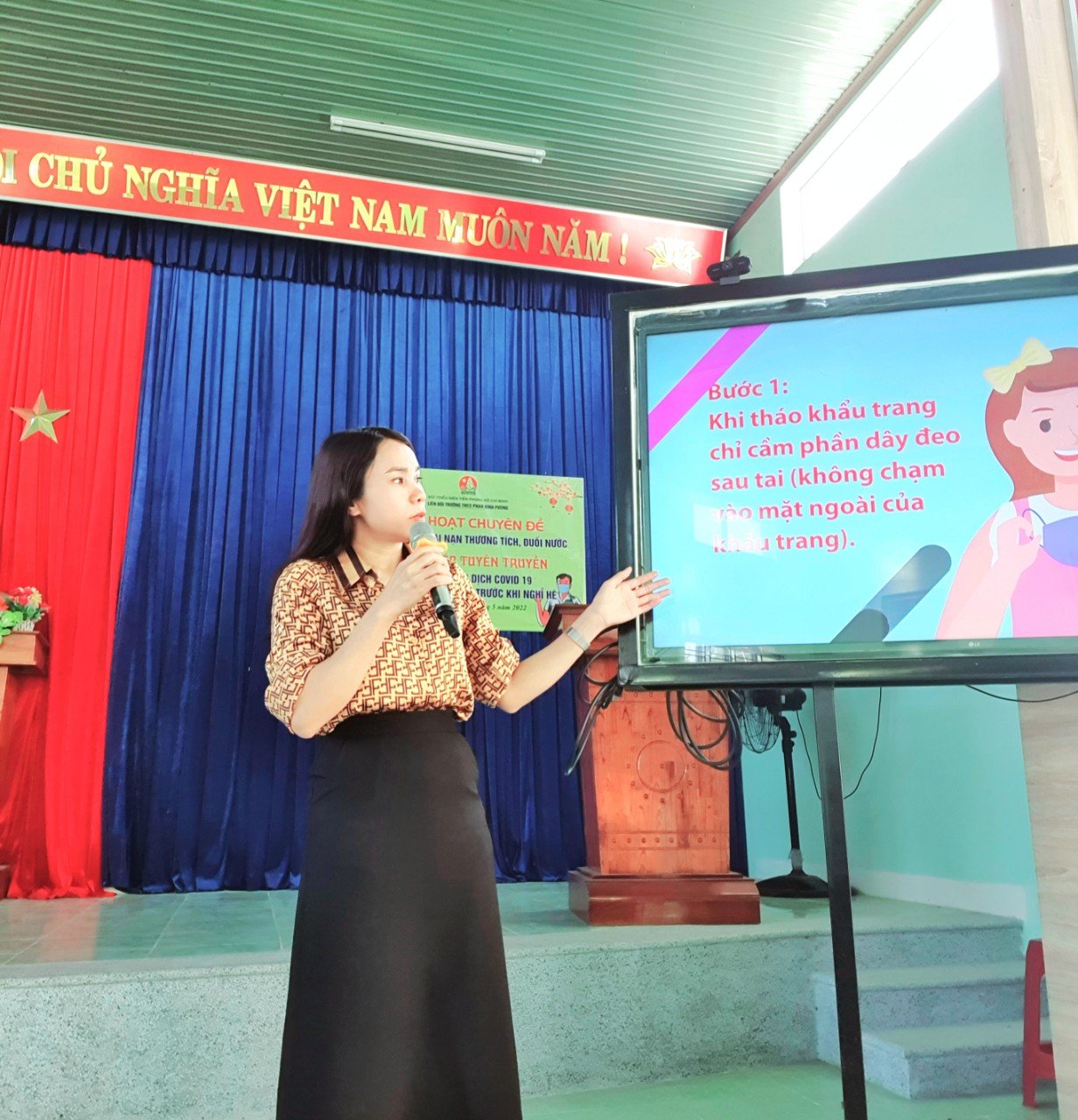 Liên đội trường THCS Phan Đình Phùng tổ chức sinh hoạt chuyên đề lồng ghép tuyên truyền phòng, chống dịch Covid-19 trong tình hình mới