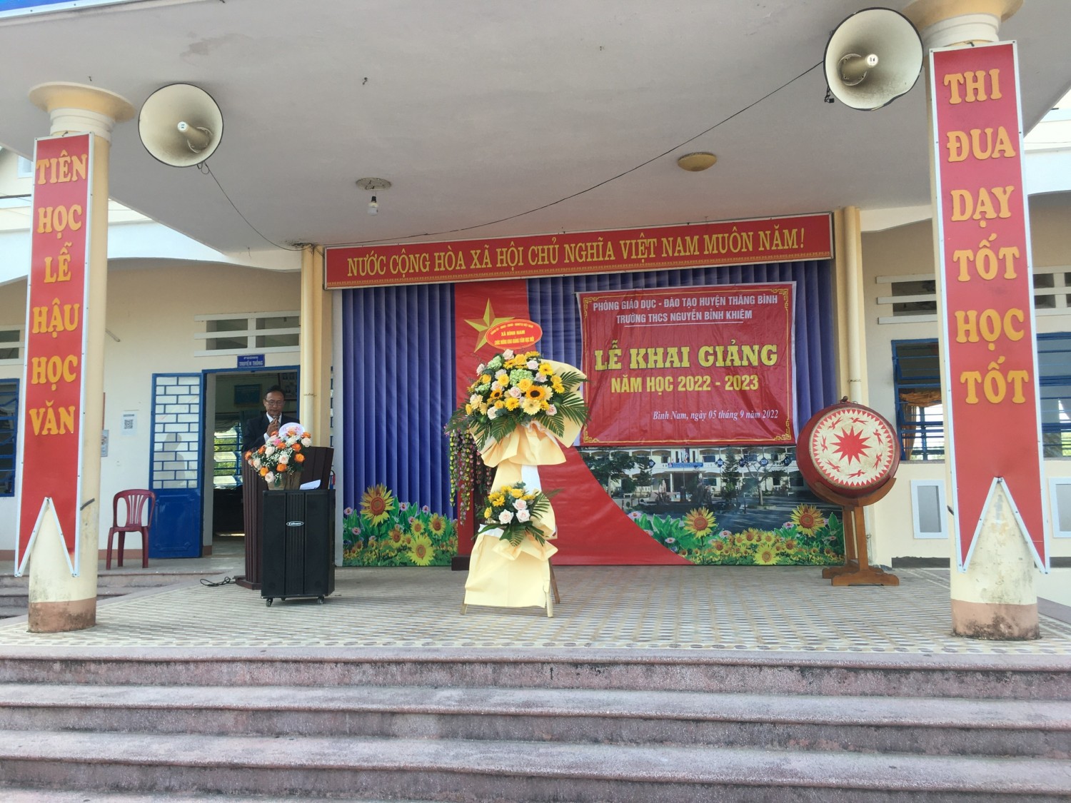 Liên đội THCS Nguyễn Bỉnh Khiêm tổ chức lễ khai giảng năm học mới