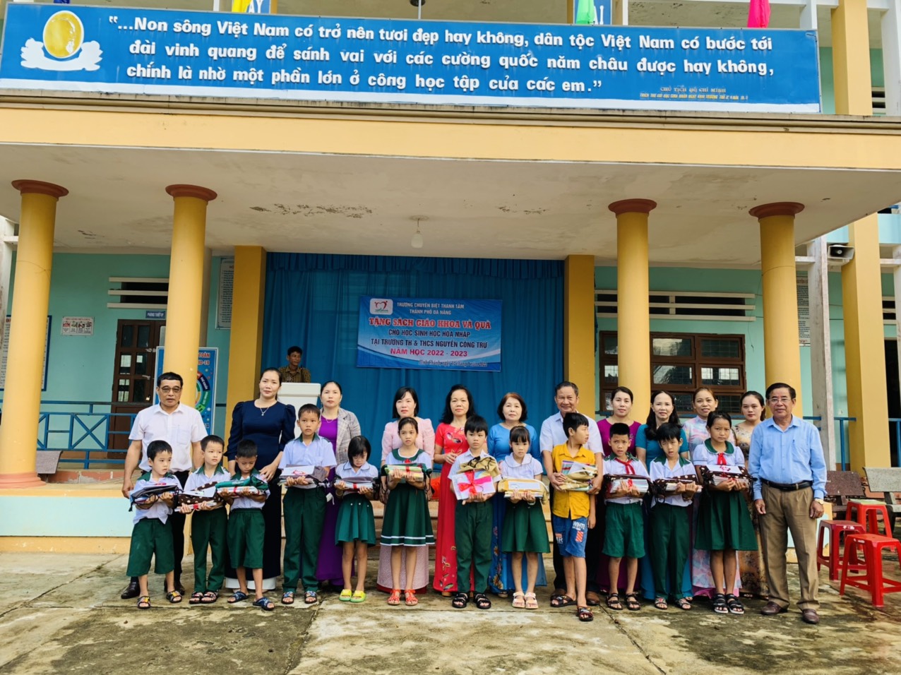 Liên đội trường TH&THCS Nguyễn Công Trứ với chương trình "Bạn không đơn độc"
