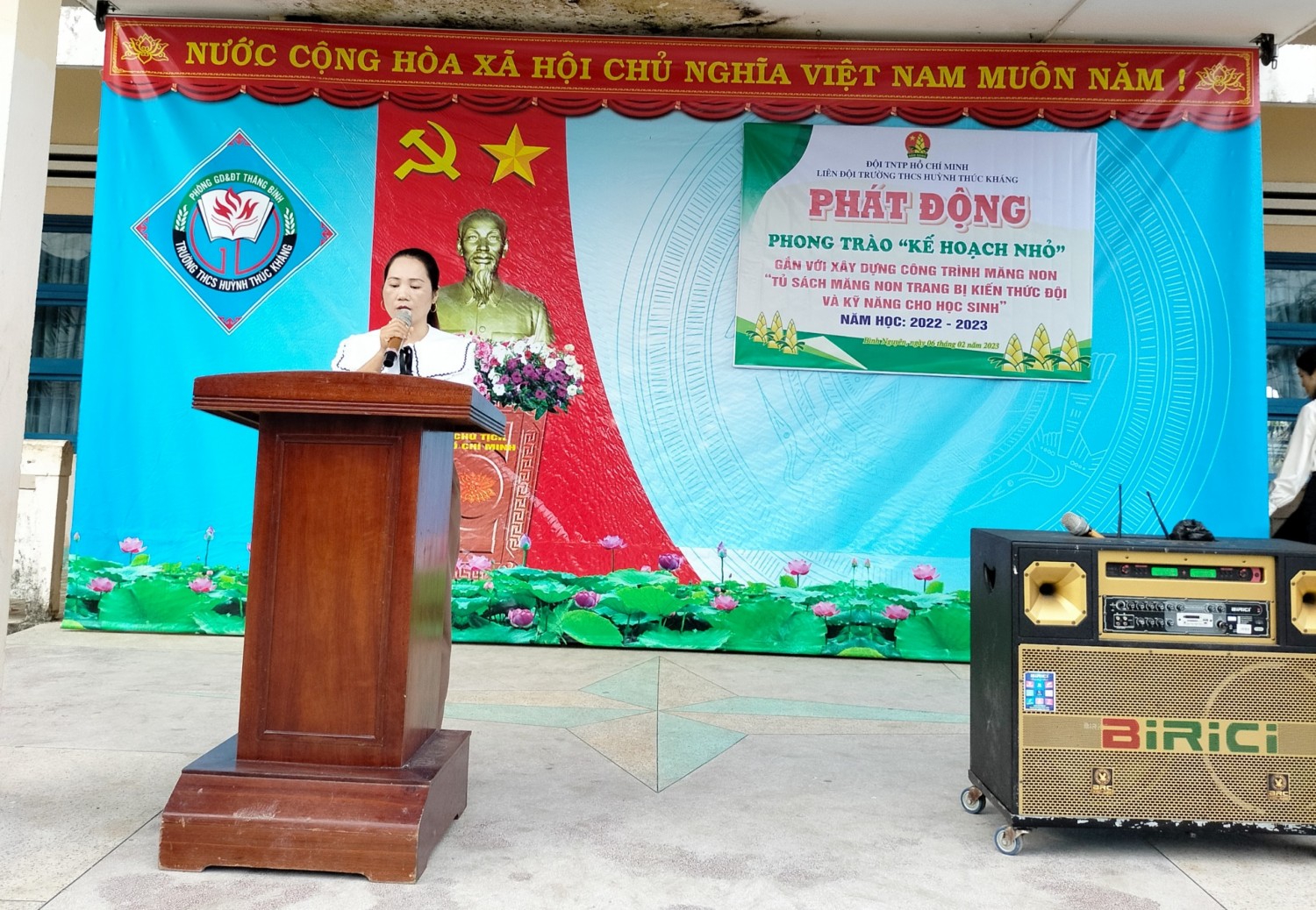 Cô Lê Thị Xuân Hoa - TPT Đội phát động phong trào Kế hoạch nhỏ năm học 2022-2023