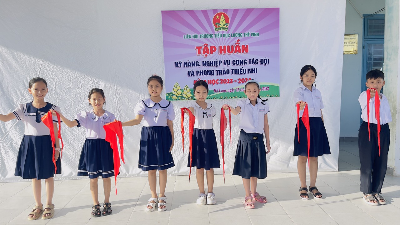 Liên đội Lương Thế Vinh tổ chức tập huấn kĩ năng công tác Đội cho thanh thiếu nhi