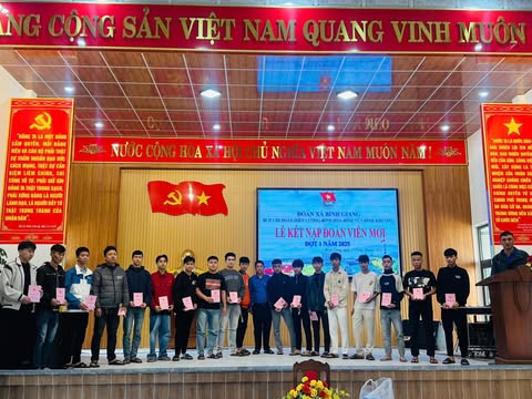 Bình Giang: Tổ chức kết nạp Đoàn viên cho thanh niên lên đường nhập ngũ năm 2025