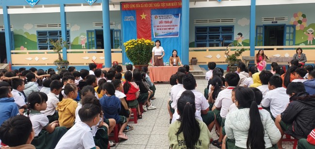 Liên đội Nguyễn Thành tổ chức " Đối thoại lấy ý kiến trẻ em trong các quyết định liên quan đến trẻ em trong trường học"
